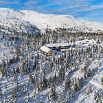 Auroralevi Utsuvaara Northern Lights Retreat, Ski-in-out, 2 Pass Included To Price Huoneisto
