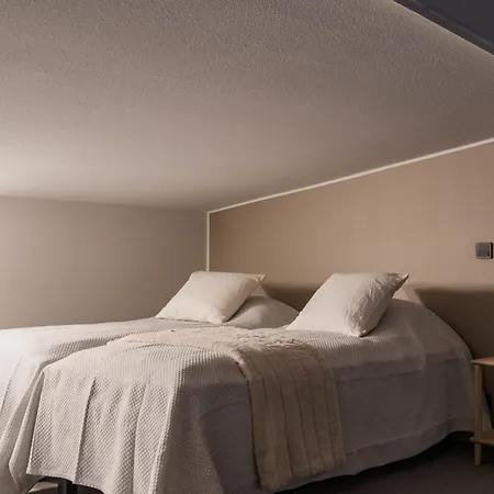 Auroralevi Utsuvaara Northern Lights Retreat, Ski-in-out, 2 Pass Included To Price Apartament Levi