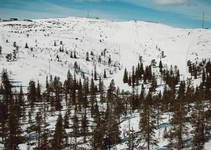 Auroralevi Utsuvaara Northern Lights Retreat, Ski-in-out, 2 Pass Included To Price * Levi