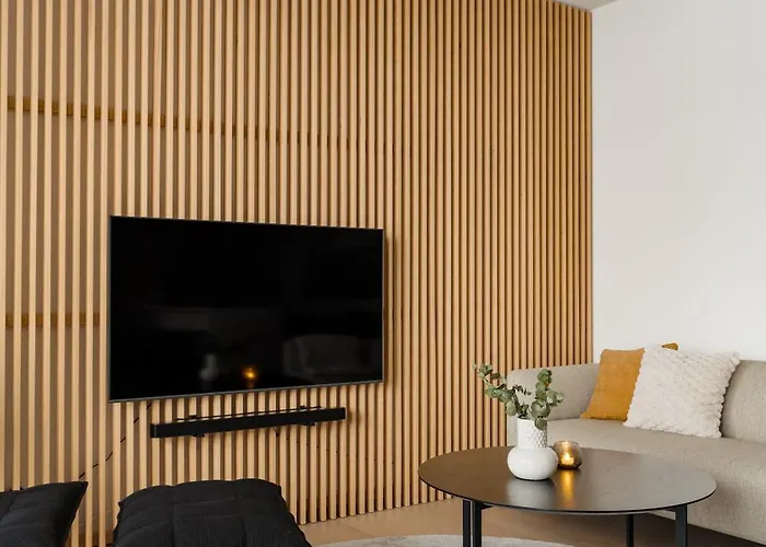 Auroralevi Utsuvaara Northern Lights Retreat, Ski-in-out, 2 Pass Included To Price Daire *