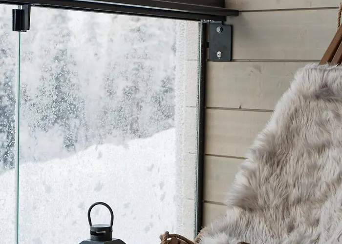 Auroralevi Utsuvaara Northern Lights Retreat, Ski-in-out, 2 Pass Included To Price